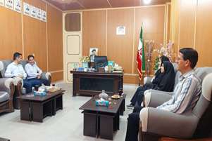 دیدارسرپرست شبکه بهداشت و درمان با مدیر آموزش و پرورش شهرستان لامردبه مناسبت هفته بزرگداشت معلم. 